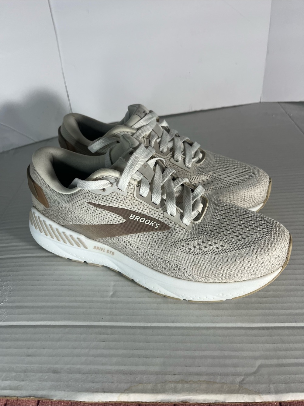 Brooks Ariel GTS size 9.5